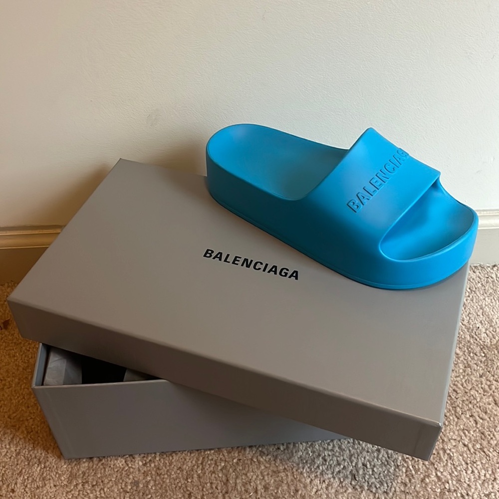 100% Authentic Balenciaga slides